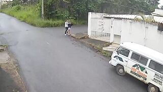 Man Drags GF by Hair, Punches Her Face, Then Stomps Her Head Until She's Unconscious