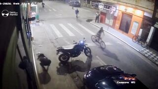 Sicarios on Motorcycle Shoot Young Man Dead from Long Range While Riding