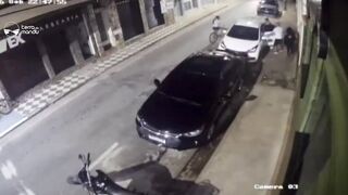Sicarios on Motorcycle Shoot Young Man Dead from Long Range While Riding