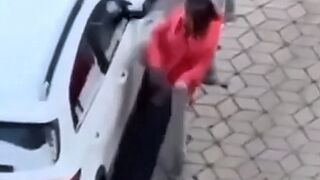 LoL "In Moscow, a drunk woman decided to smash the mirrors on a cars"
