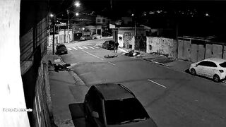 Off-Duty Cop Guns Down Armed Thug, Wounds Another in Motorcycle Robbery Attempt