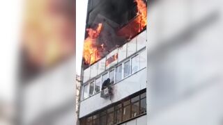 Man tries to escape fire in Kazan