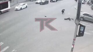 LoL "Kamikaze opens scooter season with spectacular somersault"
