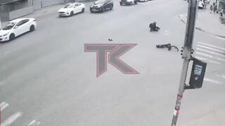 LoL "Kamikaze opens scooter season with spectacular somersault"