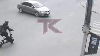 LoL "Kamikaze opens scooter season with spectacular somersault"