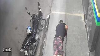 Caught Off Guard on the Curb: Man Gunned Down Brutally After Car Pulls Up Suddenly