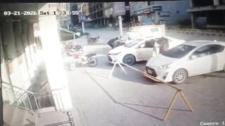Man Executes Wife in Front of Kids Before Turning Gun on Himself (CCTV & Aftermath)