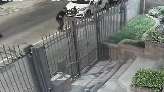 Carjacker Dead After Attempting to Steal Off-Duty Officer's Car – Officer Opens Fire