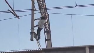 Man Climbs On Electricity Pole And Gets Electrocuted