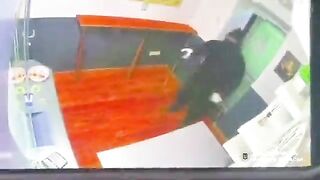 In Kyiv, a man tried to rob a currency exchange office at gunpoint.