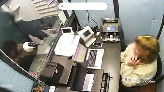 In Kyiv, a man tried to rob a currency exchange office at gunpoint.