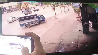 Moped Rider Gets Caught By A Huge Truck