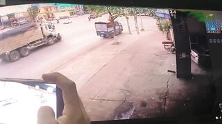 Moped Rider Gets Caught By A Huge Truck