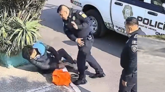 Dirty Cops In Mexico Beat And Rob A Man Of Cash