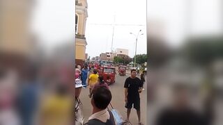 Sicarios on Motorbike Ambush and Ruthlessly Execute Pair Talking on Sidewalk