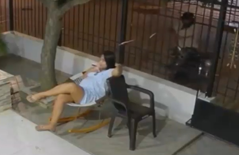 Assassin Fires Multiple Shots at 9-Month Pregnant Woman in Front Yard