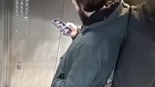 Elevator seriously injures man in Kazan