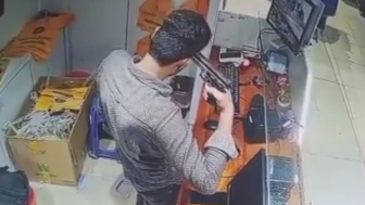 Clothing Store Owner Takes His Own Life
