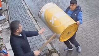 They Tried To Rob A Wrong Liquor Store