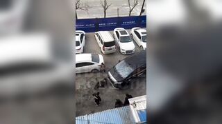 LoL "Man bangs his head against car until he passes out" (2 views)