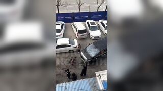 LoL "Man bangs his head against car until he passes out" (2 views)