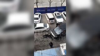 LoL "Man bangs his head against car until he passes out" (2 views)