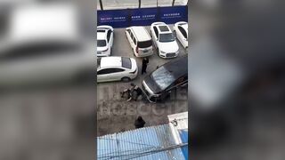 LoL "Man bangs his head against car until he passes out" (2 views)