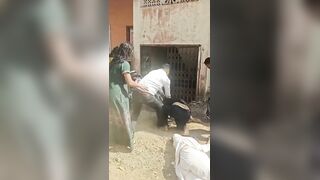 Woman Assaulted By Scammers For Demanding Her Money Back