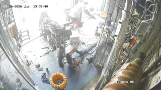 Hitman Cold-Bloodedly Executes Two Mechanics in Their Workshop Over Refused Extortion