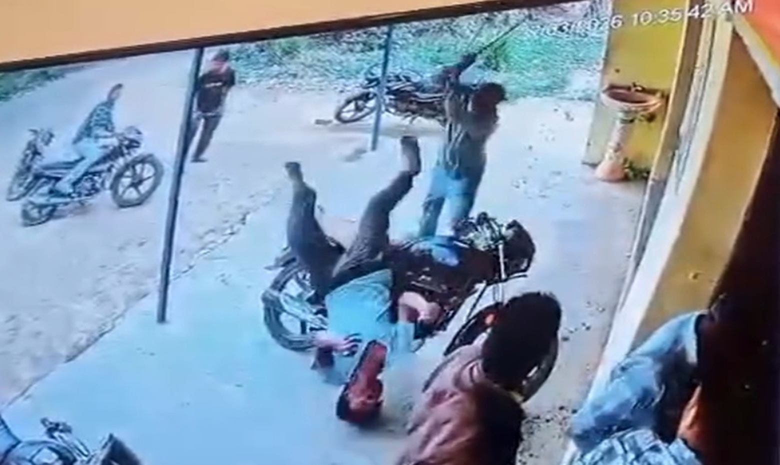 From Buddies to Brutality: Alcohol-Fueled Fight Ends in Steel Bar Murder