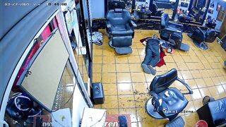A Sicario Walks Into Barbershop and Blasts Worker in the Head at Point-Blank Range