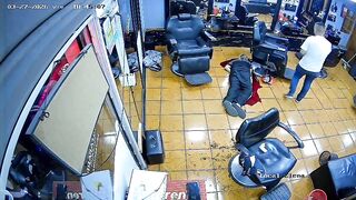 A Sicario Walks Into Barbershop and Blasts Worker in the Head at Point-Blank Range