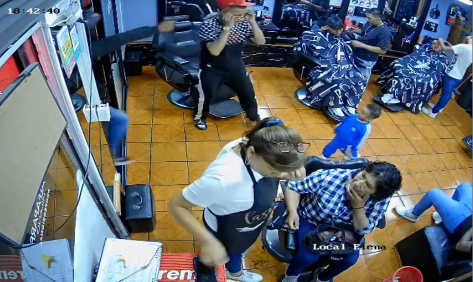 A Sicario Walks Into Barbershop and Blasts Worker in the Head at Point-Blank Range