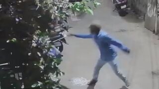 Woman Attacked With An Acid In India