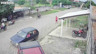 Machete Maniac Butchers Victim in Broad Daylight Street Slaughter