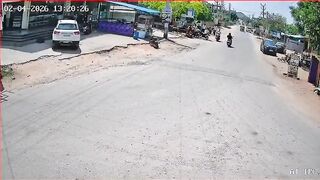 Terrifying Moment: Out-of-Control Tractor Loaded with Hay Flips onto Motorcyclist