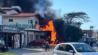 CCTV Captures Small Plane Crashing Into House - Copilot & Two Passengers Dead