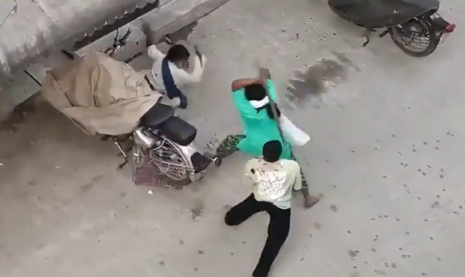Shocking Video Emerges as Family Attacked in Delhi's Rohini Over Long-Standing Rivalr