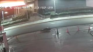 Off-Duty Cop Fatally Shot While Resisting Motorcycle Theft by Armed Robbers
