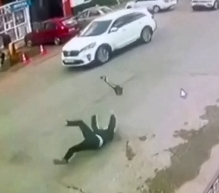 One died, the other was injured...(two views)
