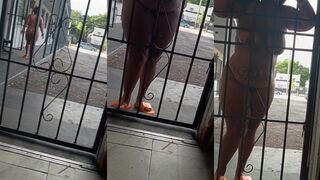 Naked smoker wants in!