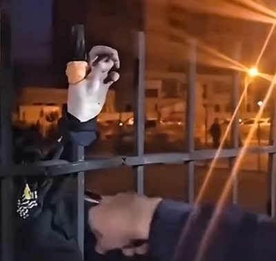 In Voronezh, a young man pierced his hand on a fence