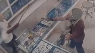 Jeweler Shot During Robbery in India