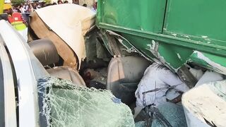 2 dead in truck collision