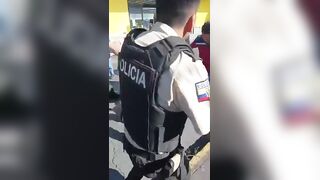 Ecuadorian former soccer player linked to robberies gets jumped during the arrest