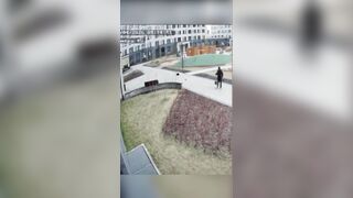 Schoolgirl Jumps from 25-Storey Building in Tyumen