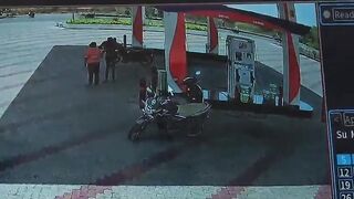 Man Slits Wife's Throat at Petrol Station for Refusing to Leave Him