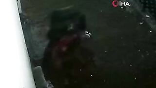 Man Throws Ex's Boyfriend to the Ground and Repeatedly Smashes His Head with a Rock