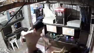 Young Man Stabbed Multiple Times While Playing Games in Internet Cafe