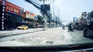 Moped Rider Meets The Cement Truck, Dies